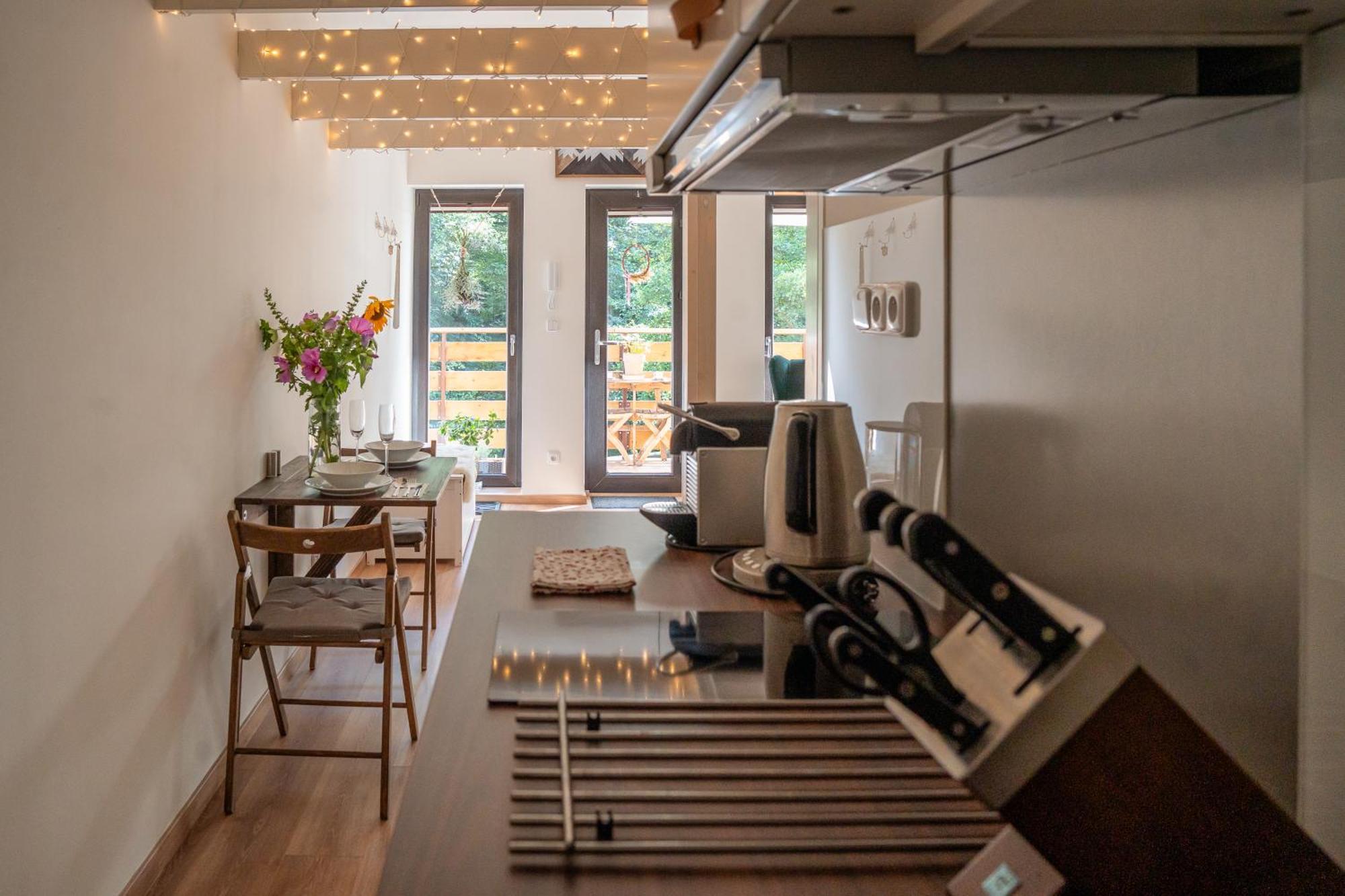 Apartman Spaleny Mlyn Lisnice ภายนอก รูปภาพ