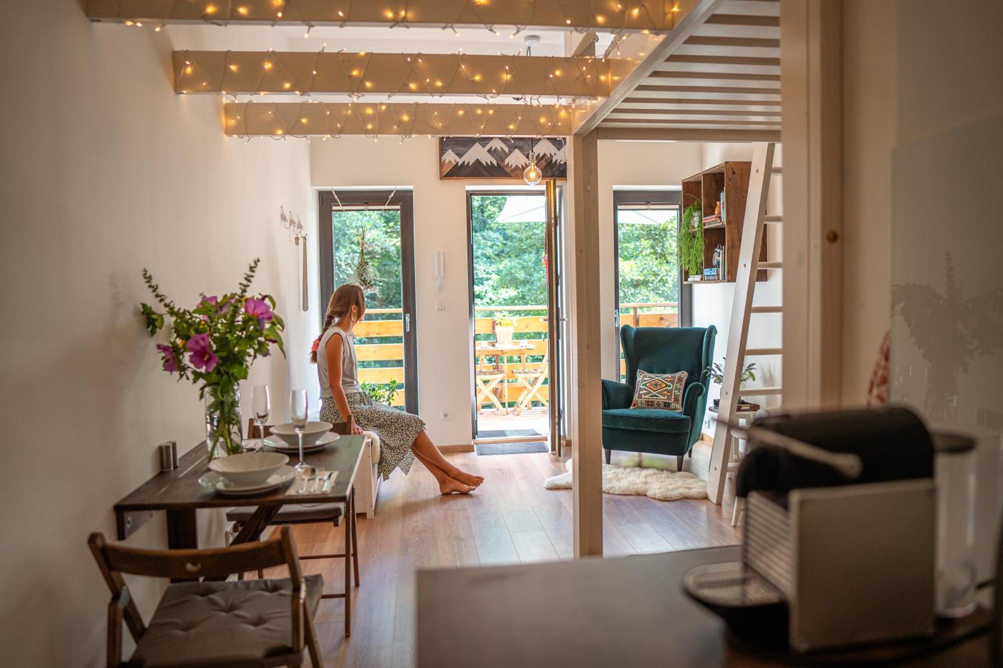 Apartman Spaleny Mlyn Lisnice ภายนอก รูปภาพ
